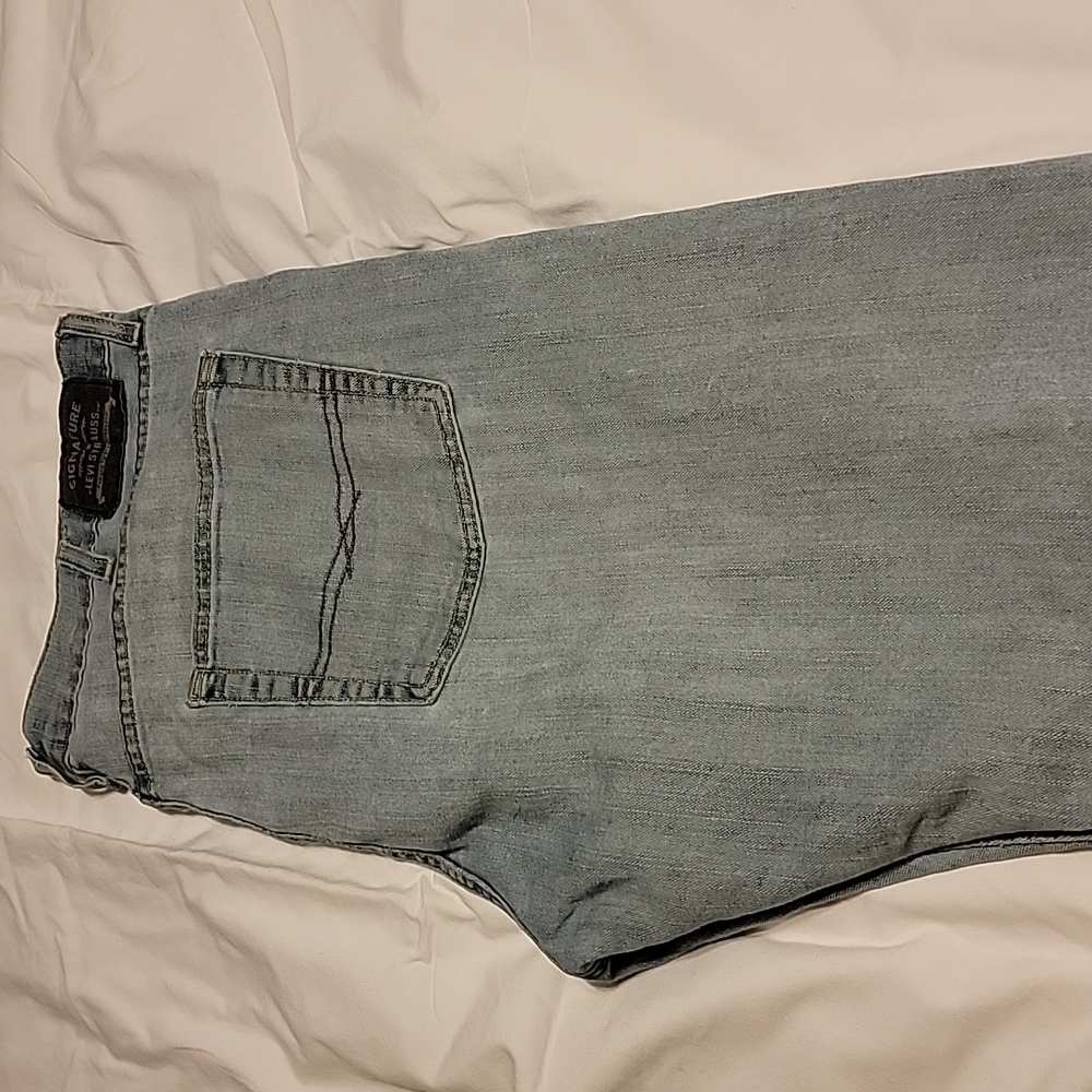 Light blue faded Levi's Signature Slim Straight 38x32